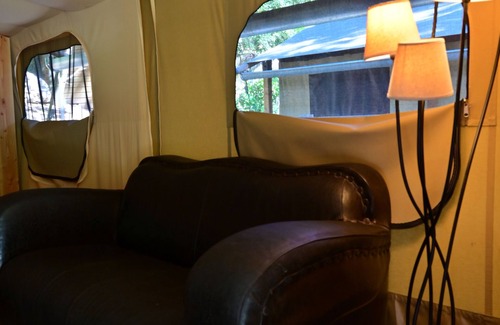 Vallon-Pont-d'Arc Hotel | Prehistoric Lodge