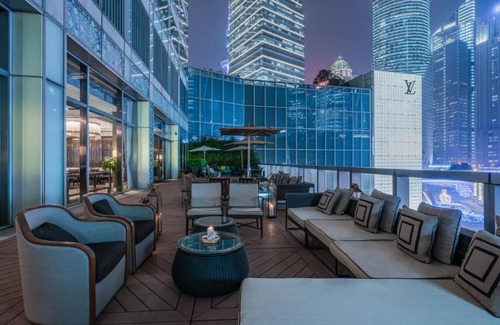 Lujiazui Apartment | Premier 2 Bedroom Apartment at at Huaihai Road Huangpu Shanghai