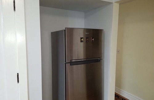 Downtown Niagara Falls House | PREMIER 5 min walk to Niagara Falls State Park w/FIREPLACE & Central A/C