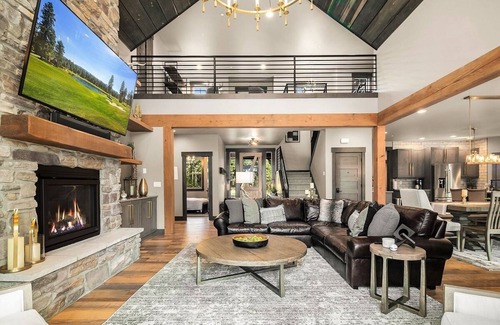 Cle Elum House | Premier 5-Star Home W/Outdoor Bliss+Gourmet Kitchen+Extend Your Stay 4 free
