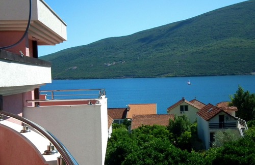 Denovici House | Premier Apartment with Sea View