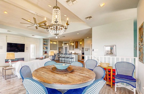 Port Aransas House | Premier Gulf-Front Luxury Rental in Port Aransas with Private Pool, Beach Access