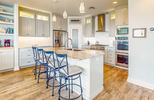 Port Aransas House | Premier Gulf-Front Luxury Rental in Port Aransas with Private Pool, Beach Access