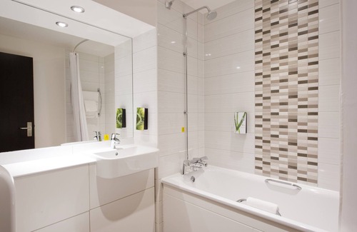 Bristol Hotel | Premier Inn Bristol Cc - Lewins Mead