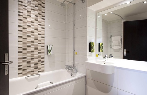 Christchurch Hotel | Premier Inn Christchurch West