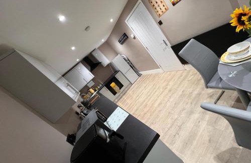Middleton House | Premier inn comfort mattresses - sleeps 6