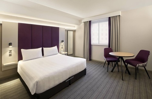 Gravesend Hotel | Premier Inn Gravesend Central