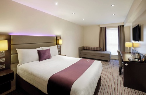 Brampton Hotel | Premier Inn Huntingdon - A1/A14