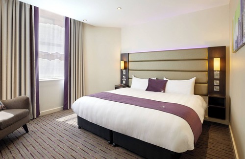 Sandown Hotel | Premier Inn Isle of Wight Sandown - Seafront
