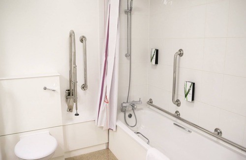 Ravenscourt Park Hotel | Premier Inn London Hammersmith - Ravenscourt Park