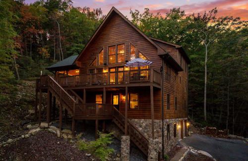 McGaheysville House | Premier Log Home Theater, Sauna Hot Tub