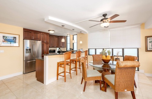 Princeville Condo | Premier Ocean Bluff Condo with Spectacular Surf and Sunset Views