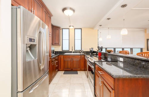 Princeville Condo | Premier Ocean Bluff Condo with Spectacular Surf and Sunset Views
