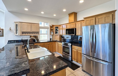 Long Beach House | Premier Ocean Front Boardwalk Townhouse In Downtown Long Beach. Best Location!