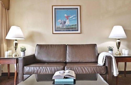 Pembine Apartment | Premier Queen Suite | Year-Round Activities!