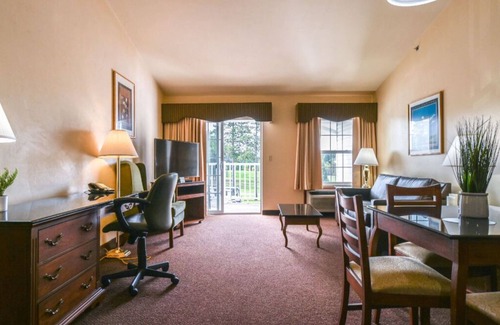 Pembine Apartment | Premier Queen Suite | Year-Round Activities!