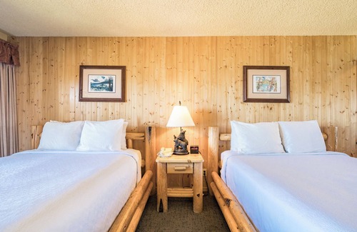 South Lake Tahoe Hotel | Premier Resort Facing Lake Tahoe: Tranquil Trails! Ski and Hiking Nearby