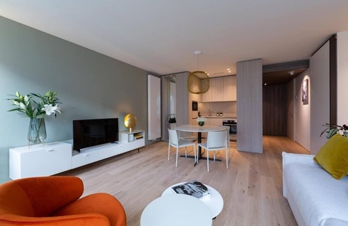 Gare Apartment | Premier Two-Bedroom Apartment