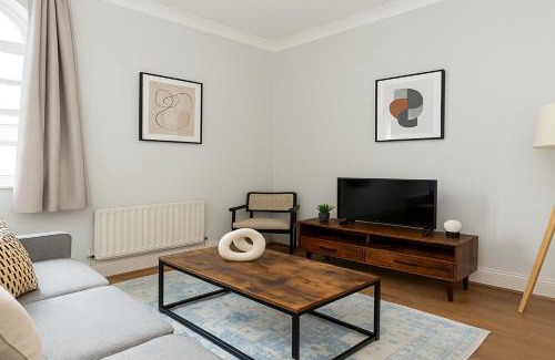 Avonmore and Brook Green Apartment | Premium 2 Bed Apartment in Haggerston
