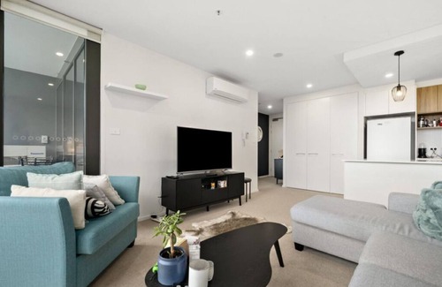 Phillip Apartment | Premium 2 Bedroom Apartment with access to inhouse facilities