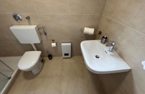 Hamm Apartment | Premium 2 Zimmer 4 Bett Apartment, SmartTV , Terrasse