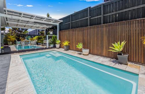 Peregian Beach House | Premium 4-Bed Coastal Escape with BBQ and Pool