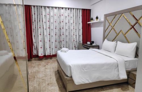 Hiranandani Gardens Apartment | Premium Apartment in Hiranandani Powai by Maxxvalue - Chitranjan
