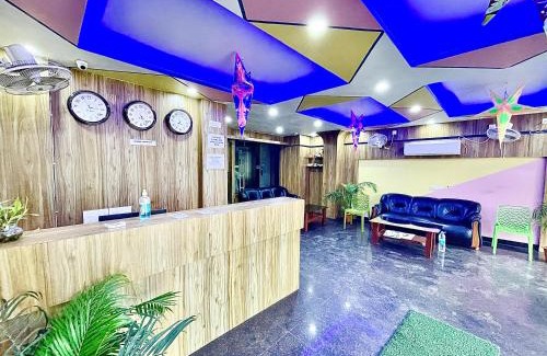 Katghora House | Premium BALCONY ROOMS - HOTEL RR INN ! PURI - short walk from Light House Beach - Swargadwar Beach - Golden Beach - Bengali Market - LIFT-PARKING-WIFI-RESTURANT