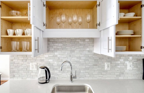 Ballston Apartment | Premium Ballston 1BR w/W/D, Gym & Pool, near Metro, by Blueground