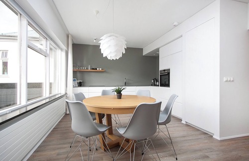 Vesturbær Apartment | Premium Central Apartment with 2 bathrooms