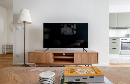 West Berlin Centre Apartment | Premium Charlottenburg 2BR nr Ernst-Reuter-Platz, by Blueground