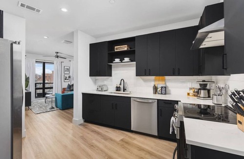 West End Apartment | Premium Condo by Vanderbilt HUGE Wrap Around Patio