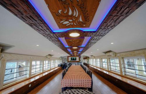 Erezha Boat Rental | Premium Day Cruise House Boat Alleppey by LexStays