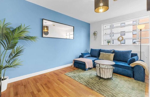 Walpole Apartment | Premium Ealing Living Fast London Airport Access