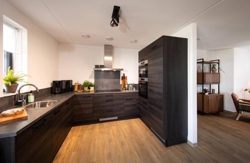 Thorn Villa | Premium Game 12p - Six Bedroom Villa, Sleeps 12