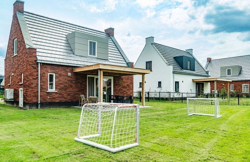 Thorn Villa | Premium Game 4p - Two Bedroom Villa, Sleeps 4
