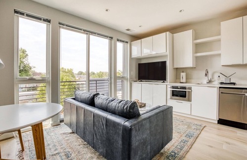 H Street Corridor Apartment | Premium H Street 1BR w/W/D, nr Light Rail Station & Buses, by Blueground