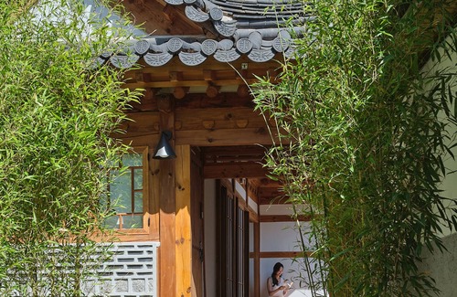 Jongno House | Premium Hanok near Anguk Station 5minsn- 5mins from the ICN Airport bus STN
