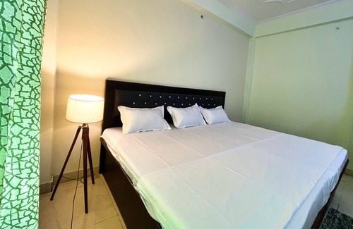 Allahabad Apartment | Premium Homestay Near Triveni Sangam for Upto 12 People, at Affordable Price!