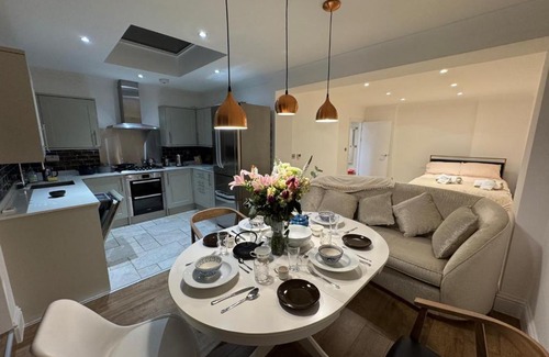 Cantelowes Apartment | Premium House in Camden Town