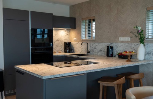 Thorn Villa | Premium Island 6p in Thorn