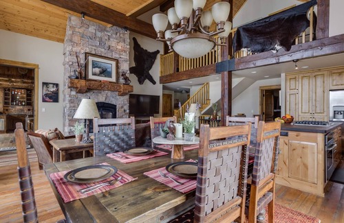 Victor House | Premium lakefront log home with stunning views and exquisite finishes!