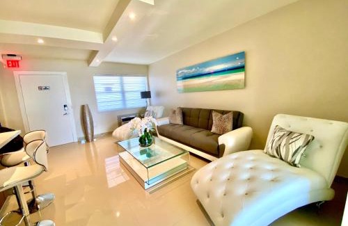 North Bay Village Apartment | Premium Modern waterfront apartment with Miami Skyline view on the bay 5 mins drive to Miami Beach with free parking