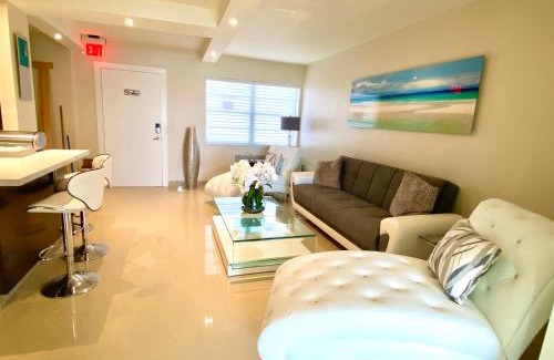 North Bay Village Apartment | Premium Modern waterfront apartment with Miami Skyline view on the bay 5 mins drive to Miami Beach with free parking