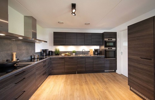Thorn Villa | Premium Outdoor 20p - Ten Bedroom Villa, Sleeps 20