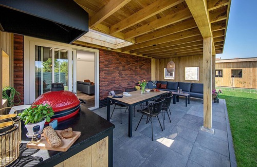 Thorn Villa | Premium Outdoor 6p - Three Bedroom Villa, Sleeps 6