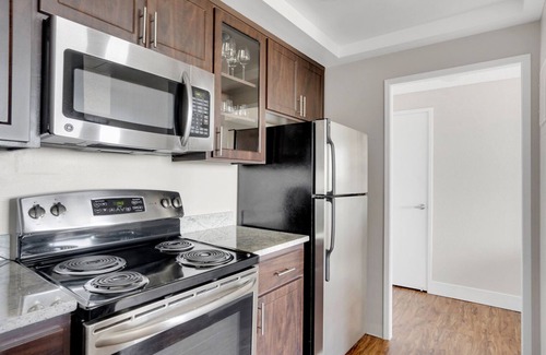 University South Apartment | Premium Palo Alto 1BR w/Pool & Gym, near FB & Google, by Blueground