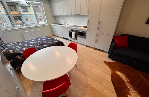 Rossland Apartment | Premium RED Mountain Lodging