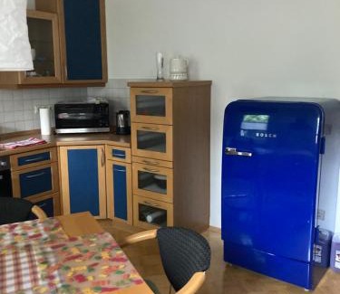 Mittelmeiderich Apartment | Premium Ruhiges ganzes Apartment 90 m 2 Schlafzimmer große Küche Wohnzimmer