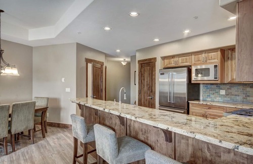 Breckenridge Condo | Premium Ski In Ski Out 3 bedroom Condo at Peak 7